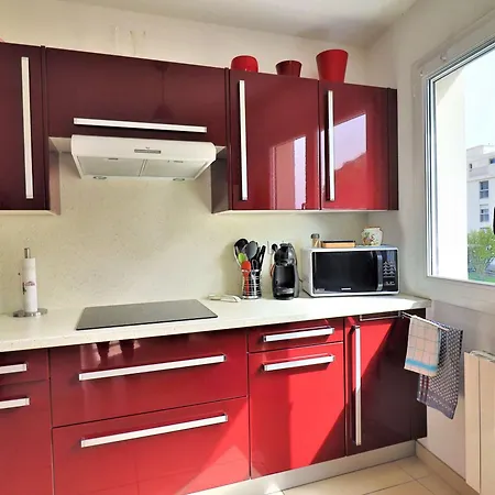 Bel Au Centre De Avec Balcon, Garage Et Ascenseur - Fr-1-494-188 Appartamento