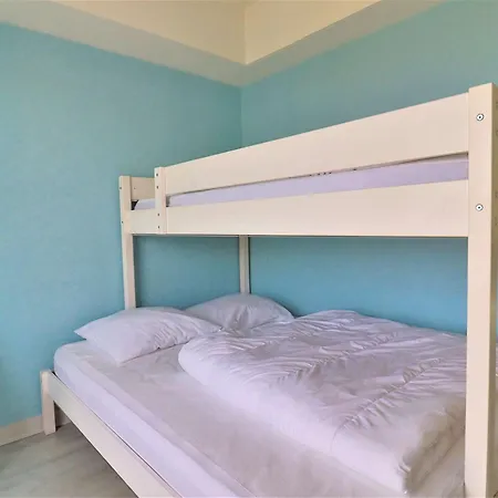 Bel Au Centre De Avec Balcon, Garage Et Ascenseur - Fr-1-494-188 * Royan